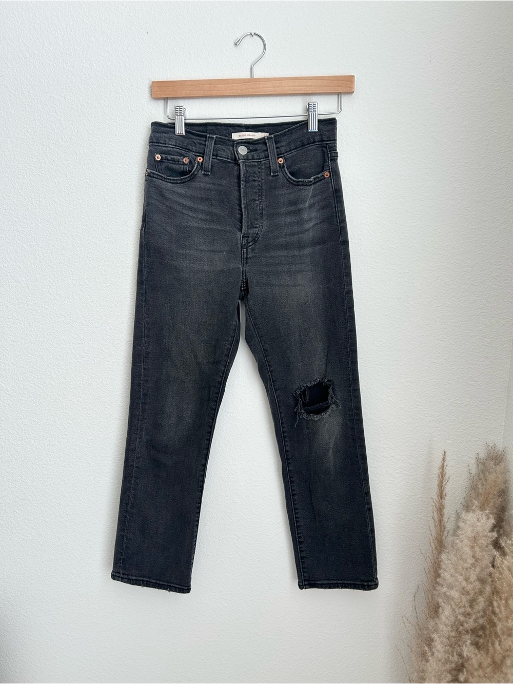 Levi’s Wedgie Straight Distressed Black Jeans - Size 26